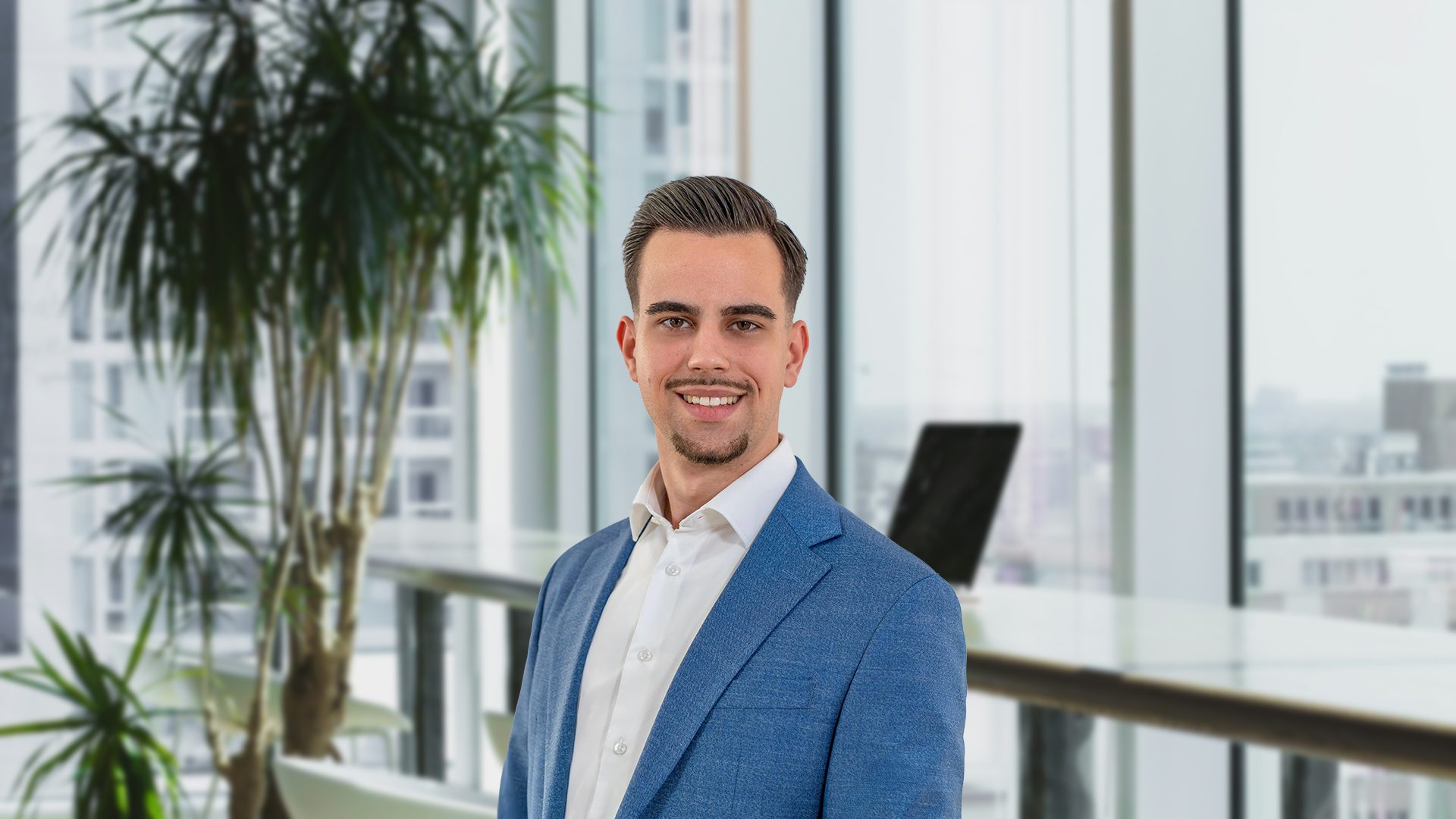 Leon Schiefelbein Portrait